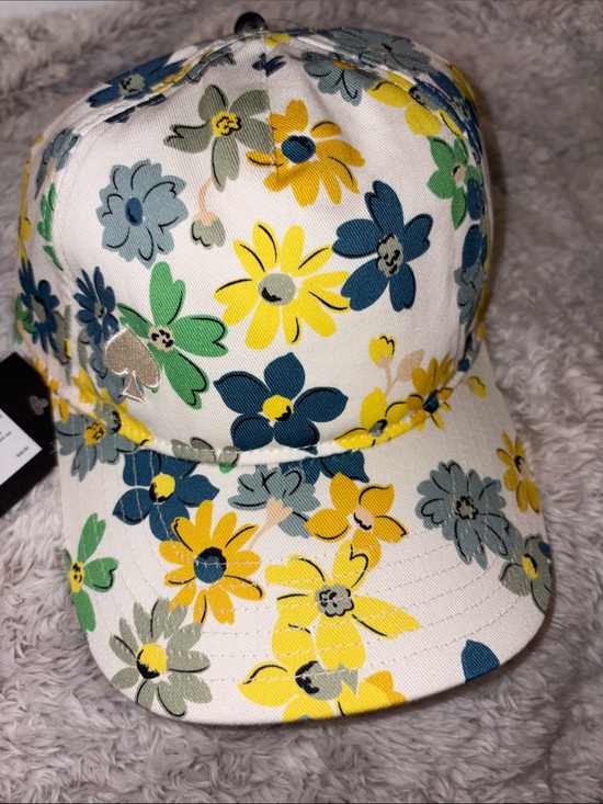 Accessories - Kate Spade French Cream Floral Cap